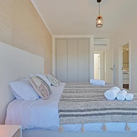 Casa Ferraguido By Portucasa